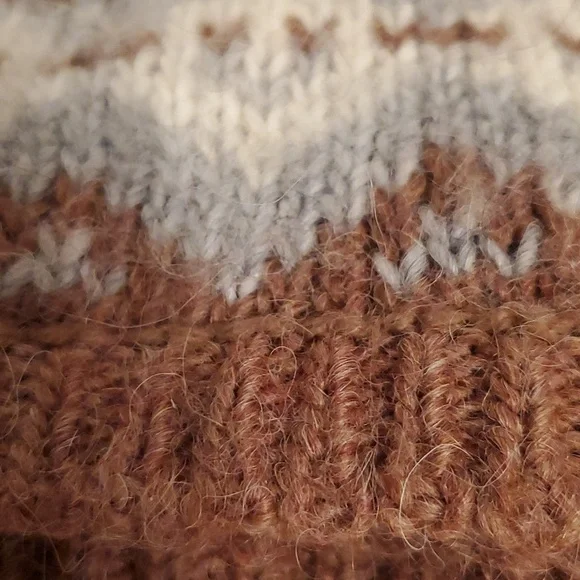 🦙Banana Republic Alpaca Beanie - Picture 6 of 8
